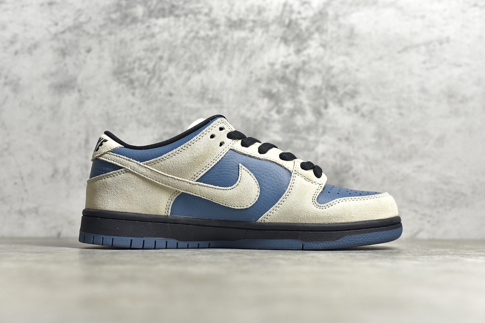 SB Dunk Low Atmosphere Blue Beige BQ6817-002