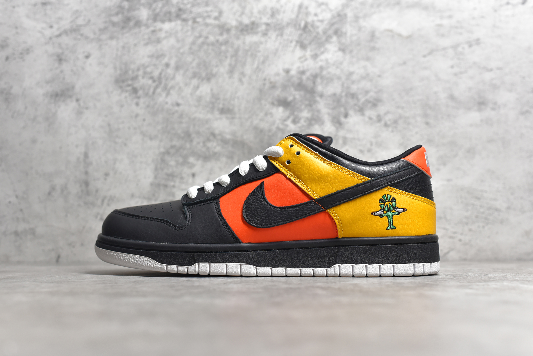 Dunk SB Low Raygun 304292-80