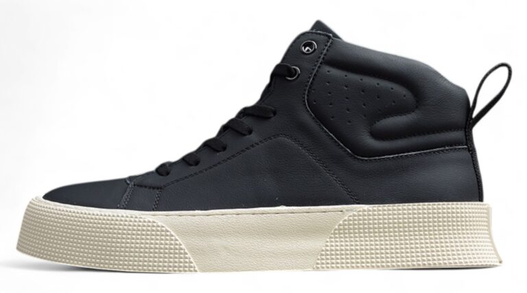 Dior B23 Oblique Low-Top Sneaker – Black with Gum Sole (Copy)