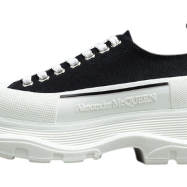 Alexander McQueen Tread Slick Low-Top Sneakers – Black/White