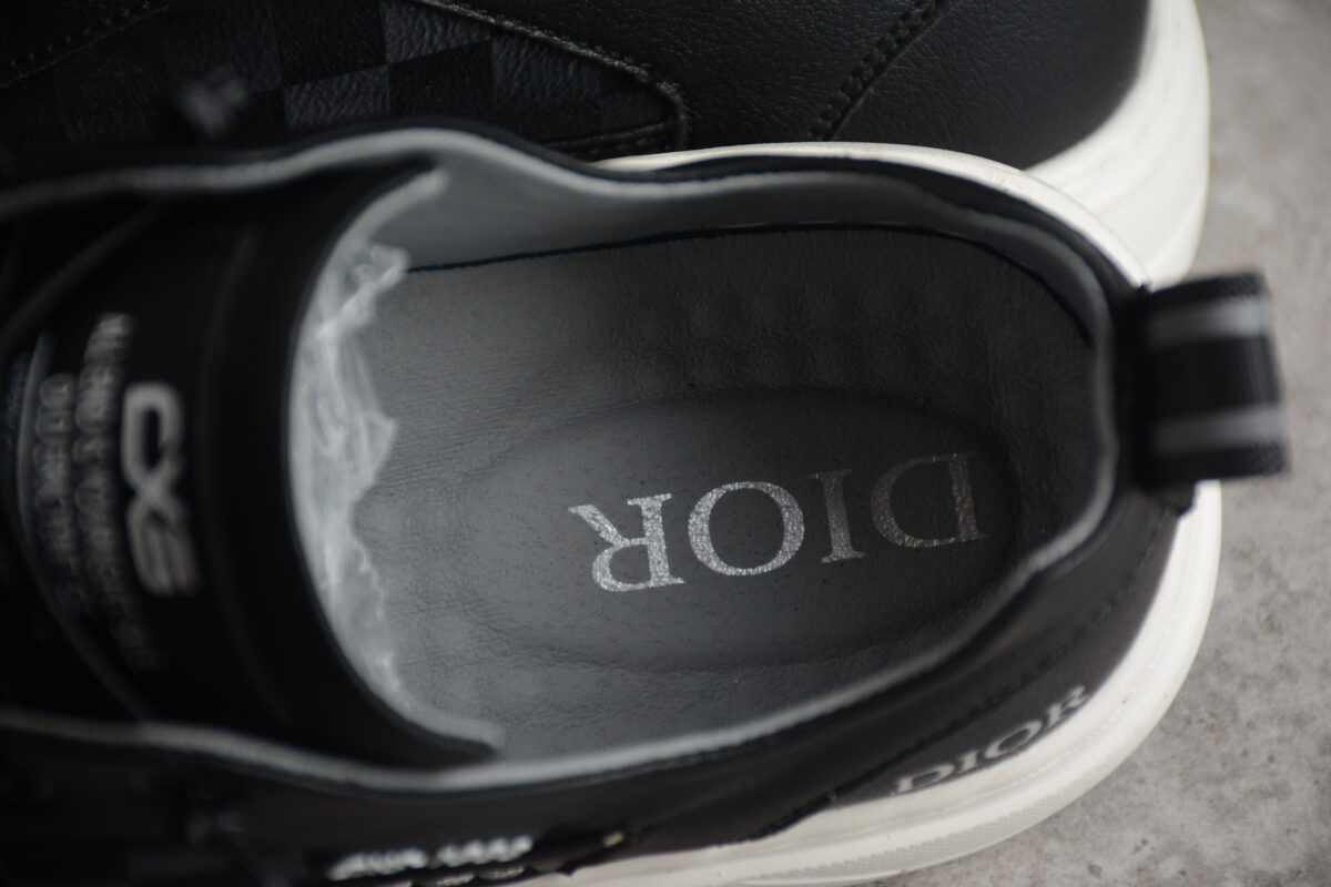 Dior Low-Top Sneaker – Black/White Contrast Sole