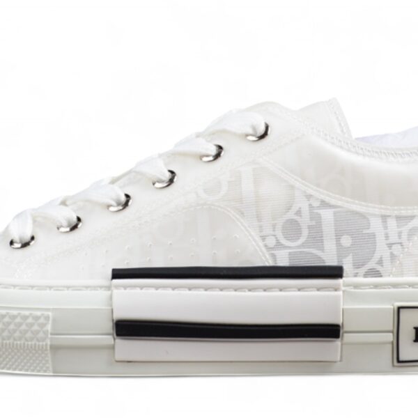 Dior B23 Oblique Low-Top Sneaker – Black with Gum Sole (Copy)