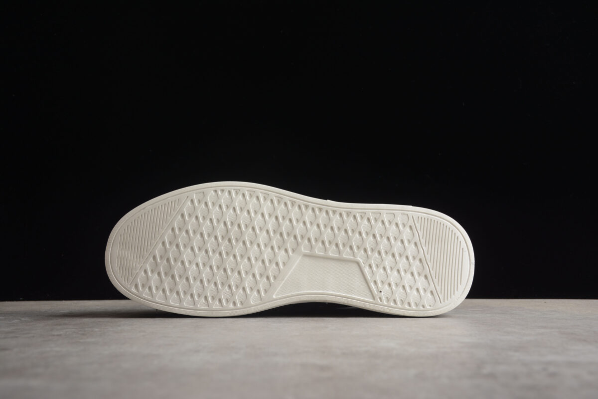 Dior Low-Top Sneaker – Black/White Contrast Sole
