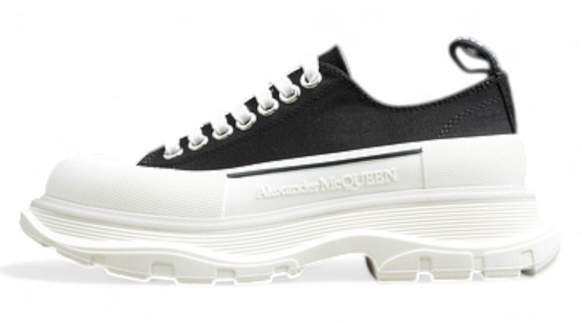 Alexander McQueen Tread Slick Low-Top Sneakers – Black & White