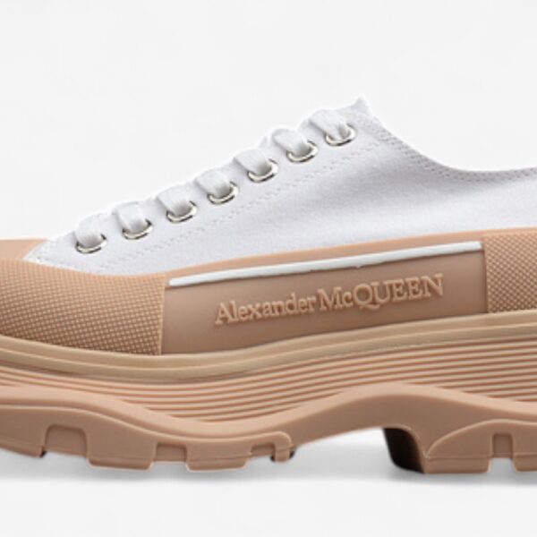 Alexander McQueen Tread Slick Low-Top Sneakers – White/Beige