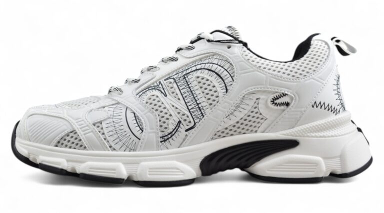Dior B23 Oblique Low-Top Sneaker – Black with Gum Sole (Copy)