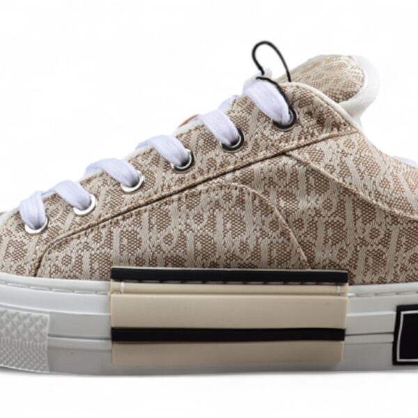 Dior B23 Oblique Low-Top Sneaker – Black with Gum Sole (Copy)